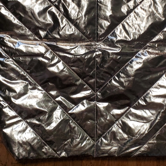 Victoria's Secret Rose Gold Quilted Metallic Tote - Picture 4 of 9